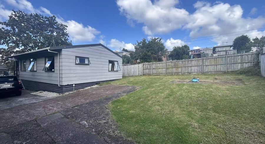  at 1/21 Lowtherhurst Road, Massey, Waitakere City, Auckland