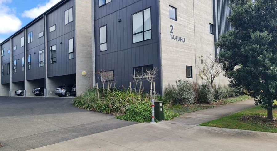  at 4/2 Tahuhu Road, Mount Wellington, Auckland City, Auckland