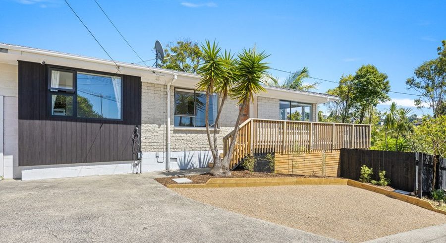  at 1/92 Saddleback Rise, Murrays Bay, Auckland