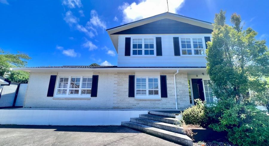  at 2 King Richard Place, Browns Bay, Auckland
