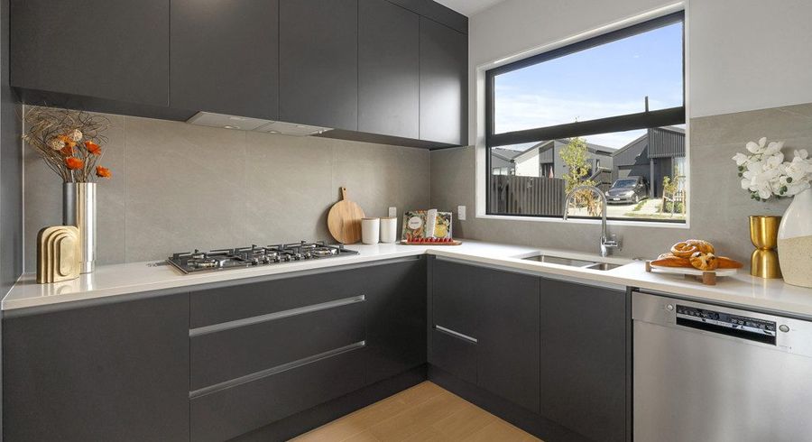  at 32 Paretao Street, Massey, Waitakere City, Auckland