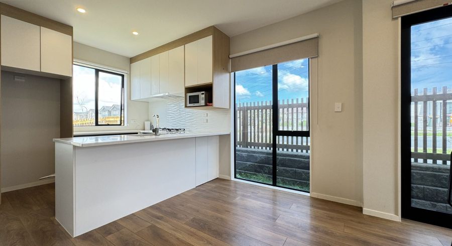  at 2 Freshland Drive, Flat Bush, Manukau City, Auckland