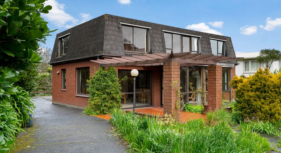  at 37 Simla Crescent, Khandallah, Wellington
