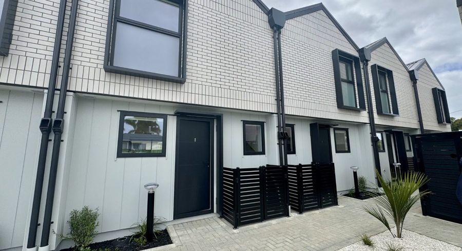  at 8/22 Cleland Crescent, Blockhouse Bay, Auckland City, Auckland