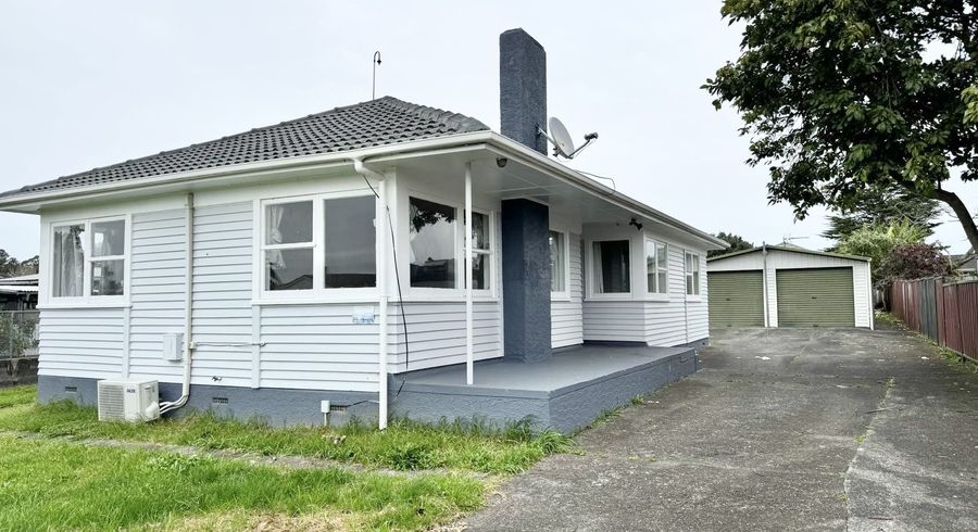 at 4 Proctor Place, Mangere, Auckland