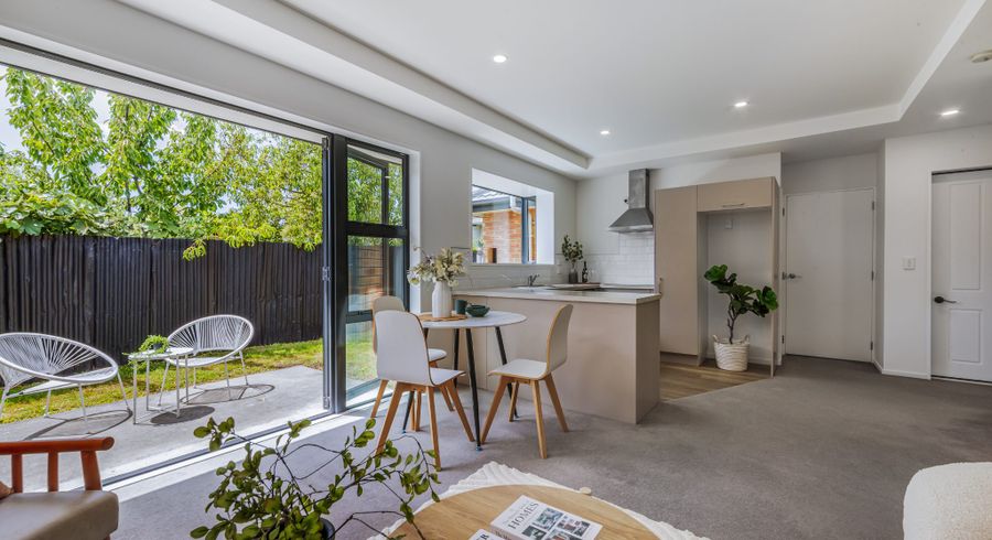  at 2/23 Cutts Road, Russley, Christchurch City, Canterbury