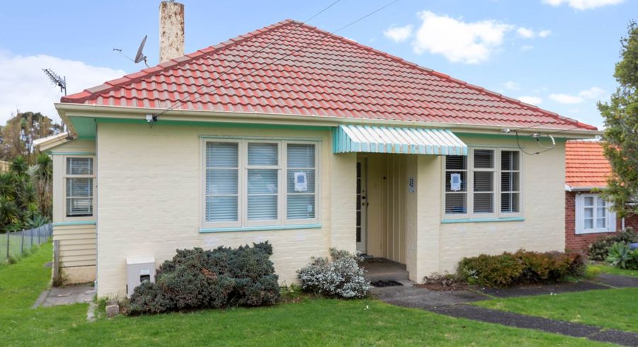  at 65 Kiwi Road, Point Chevalier, Auckland