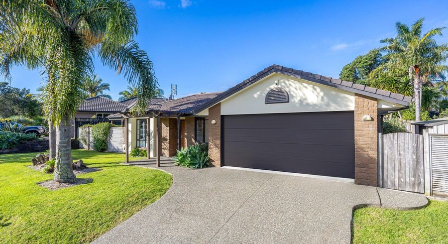  at 33 Admirals Court Drive, Greenhithe, North Shore City, Auckland
