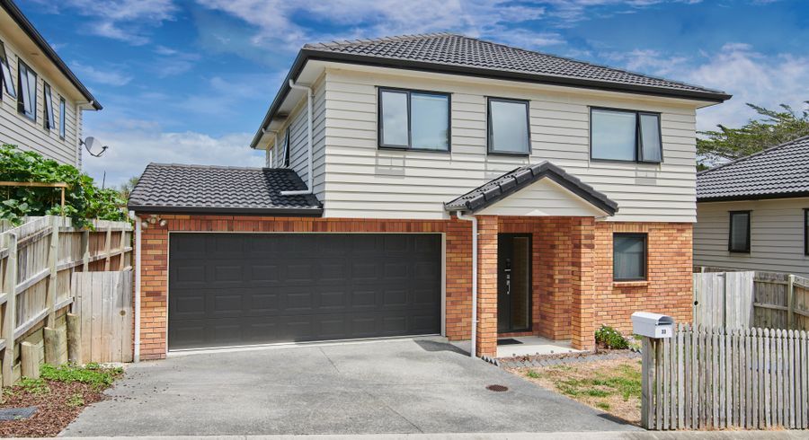  at 33 Springvale Drive, Fairview Heights, Auckland