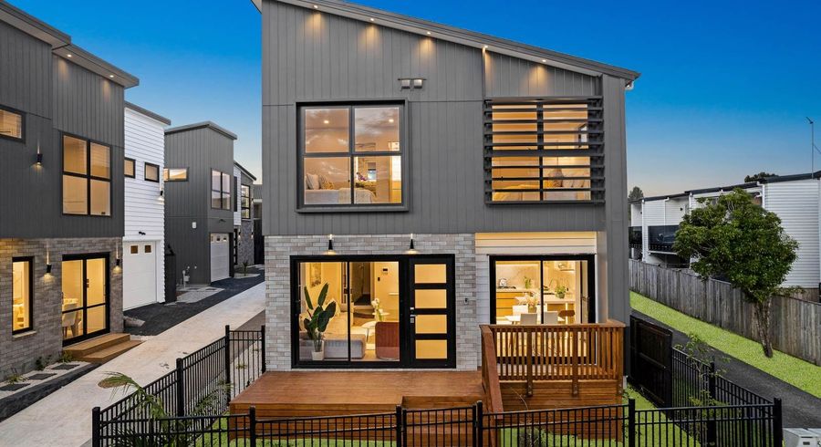  at 7A  Sirius Place, Botany Downs, Manukau City, Auckland