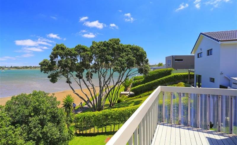  at 2/4 Arkley Ave, Farm Cove, Manukau City, Auckland