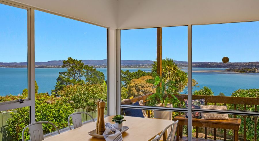  at 2/43 Telstar Place, Beach Haven, Auckland