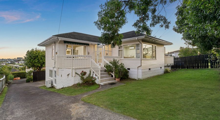  at 2/22 Knights Road, Rothesay Bay, North Shore City, Auckland