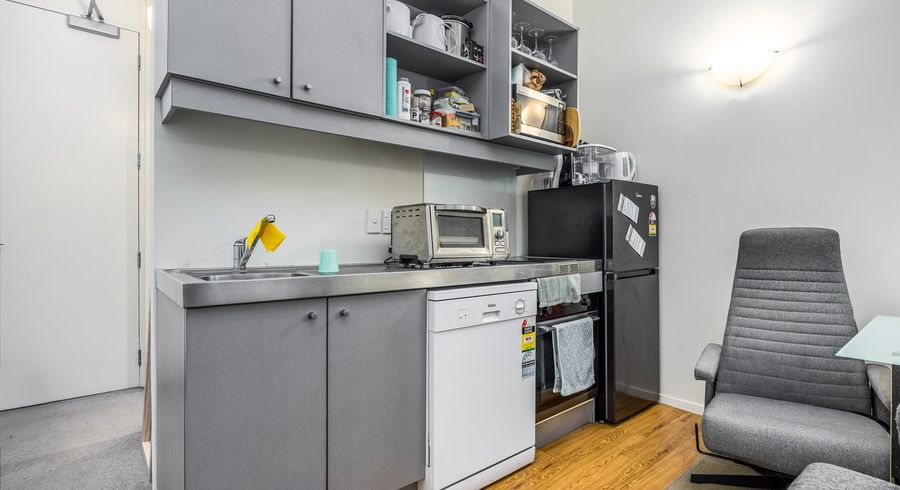  at 323/105 Queen Street, City Centre, Auckland City, Auckland