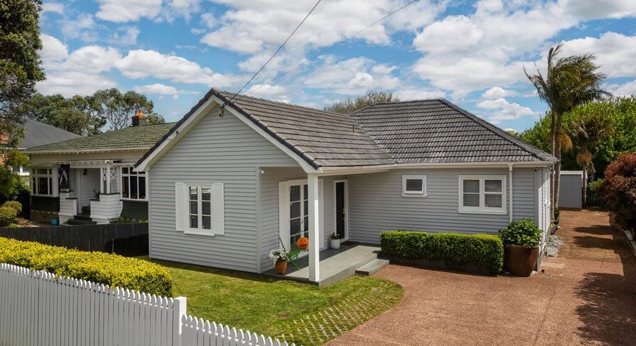  at 39 Harlston Road, Mount Albert, Auckland