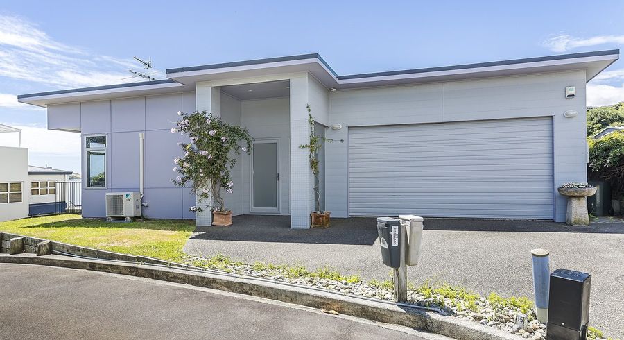  at 6 Cromarty Place, Papakowhai, Porirua, Wellington