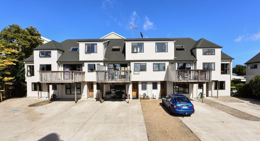  at 5D Snead Place, Hamilton East, Hamilton