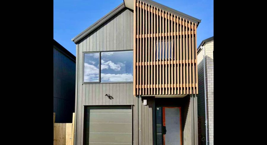  at 4 Paretao Street, Massey, Waitakere City, Auckland