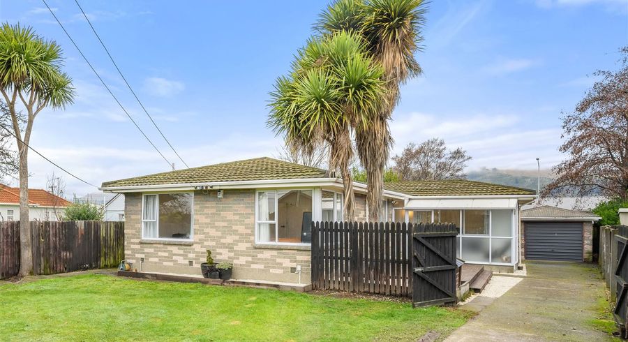  at 5 Adams Place, Woolston, Christchurch