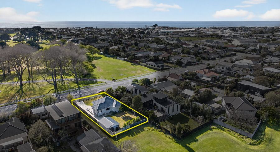  at 370 Keyes Road, New Brighton, Christchurch City, Canterbury