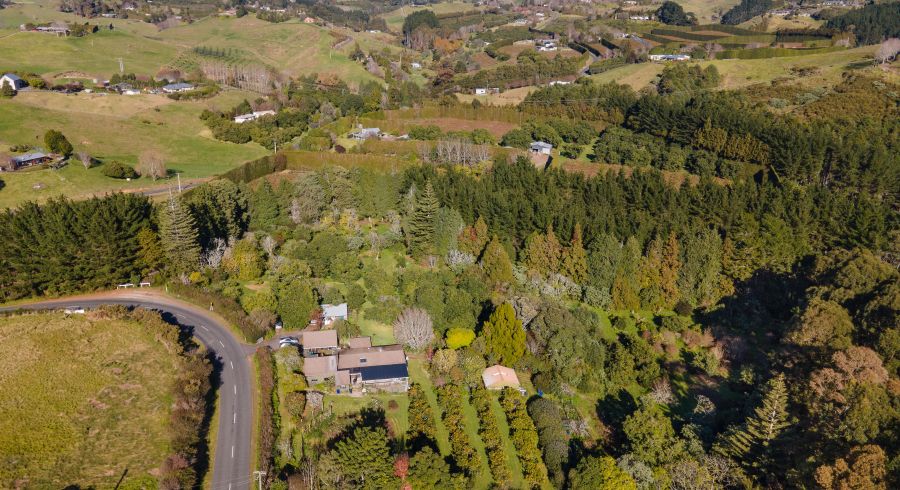  at 284 Old Highway, Whakamārama