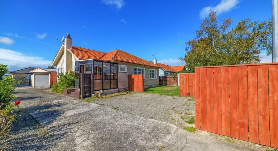  at 327 Botanical Road, West End, Palmerston North, Manawatu / Whanganui