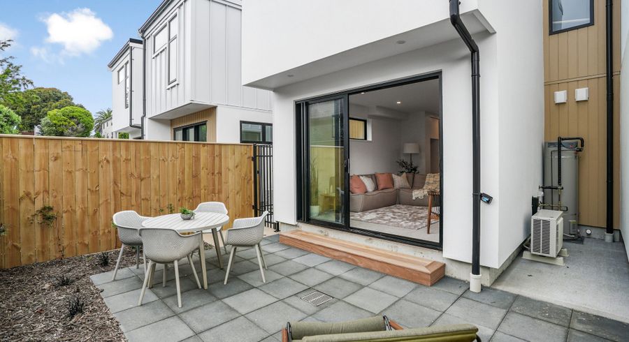  at 11/10 Pascoe Avenue , Paremata, Porirua, Wellington