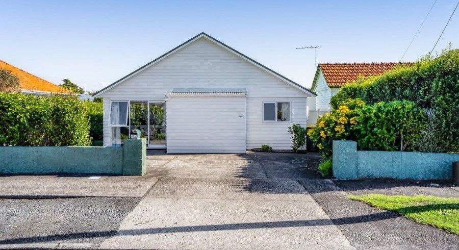  at 46 Lismore Street, Merrilands, New Plymouth, Taranaki