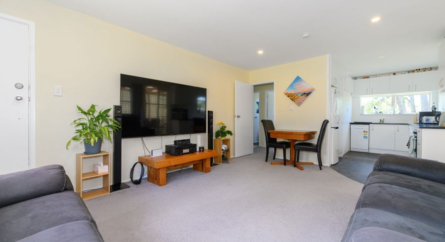  at 5/15 Valron Road, Te Atatu South, Auckland