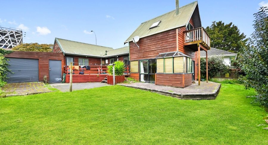  at 12 Ohaupo Road, Hamilton Lake, Hamilton, Waikato