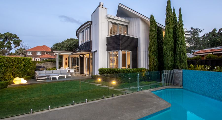  at 33A Stanley Point Road, Stanley Point, Auckland