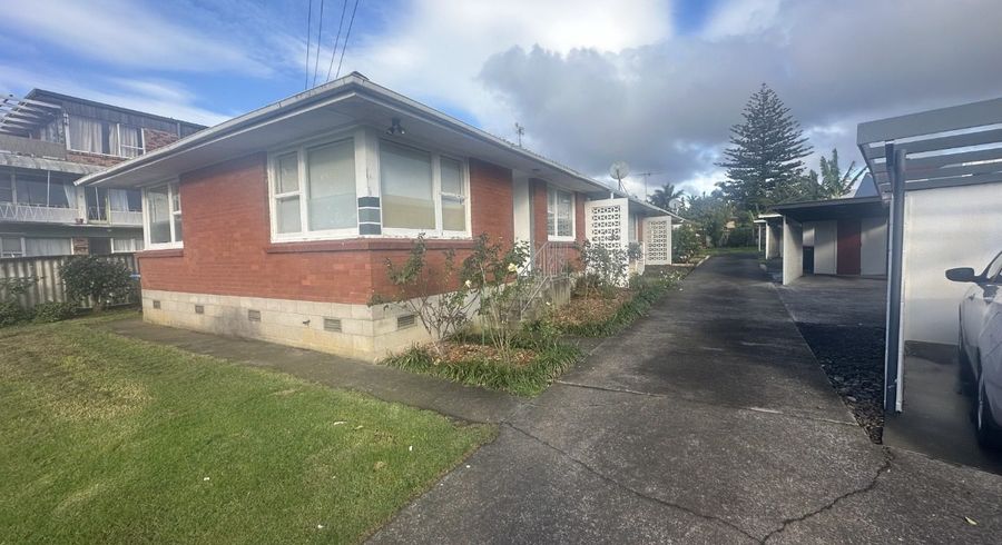  at 2/25 Avenue Road, Otahuhu, Auckland