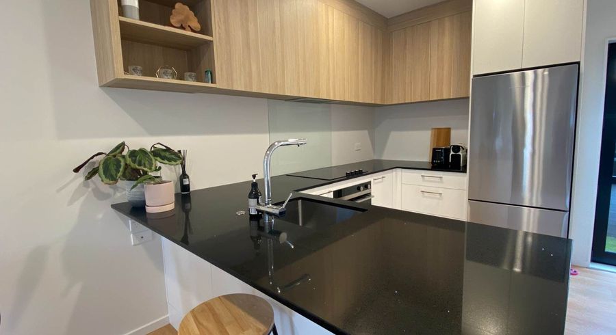  at 2/11 Anderson Avenue, Point England, Auckland