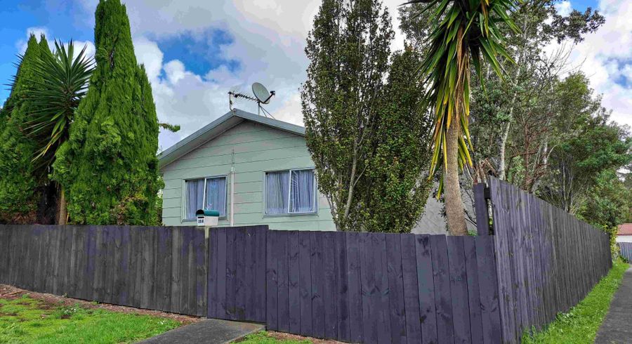  at 20A Satrfoth Place, Henderson, Waitakere City, Auckland