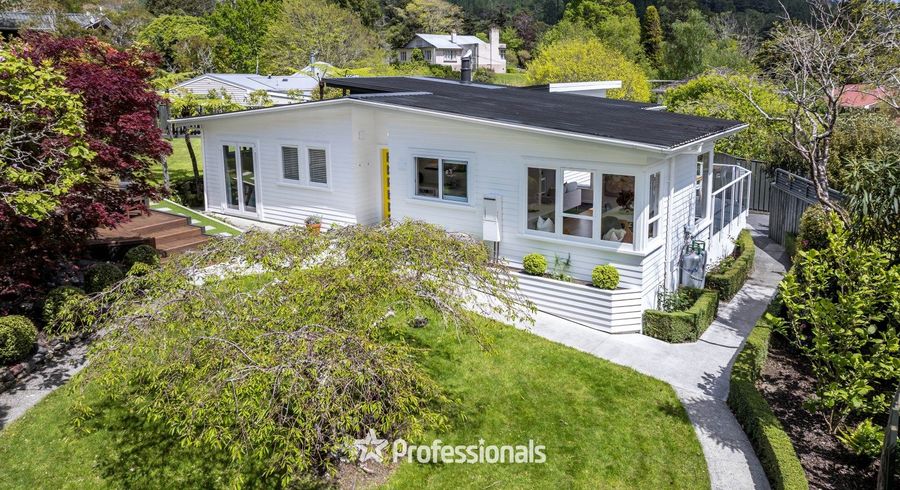  at 6 Fendalton Crescent, Pinehaven, Upper Hutt, Wellington