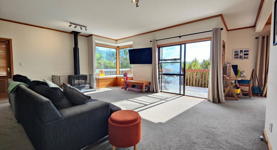  at 32 Wrights Hill Road, Karori, Wellington