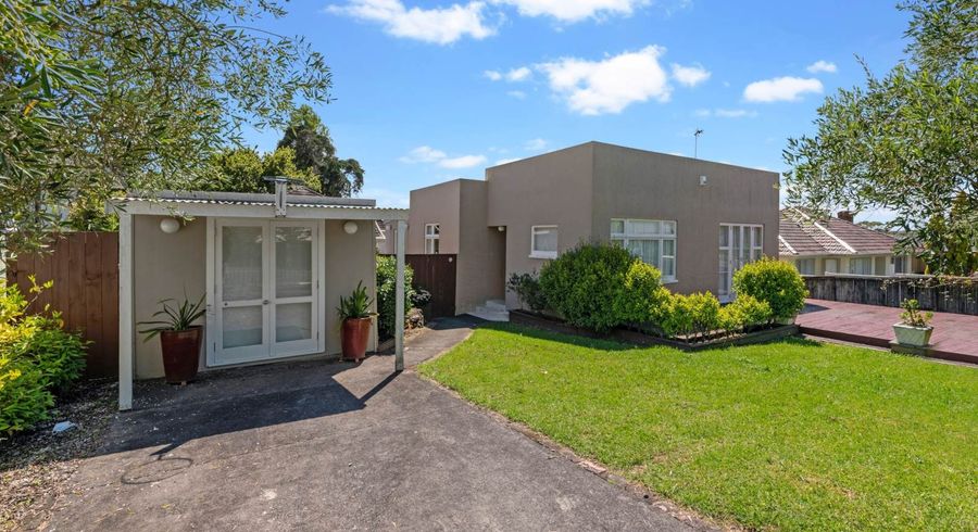  at 18 Waitemata Road, Hauraki, North Shore City, Auckland