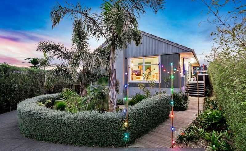  at 10 Pikitea Road, Mangere Bridge, Manukau City, Auckland