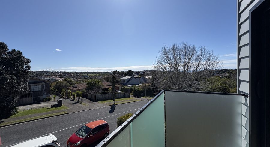  at 129A Oaktree Ave, Browns Bay, North Shore City, Auckland