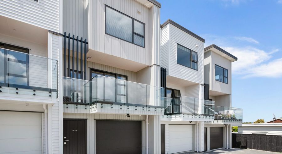  at 14/1B Egremont Street, Belmont, Auckland