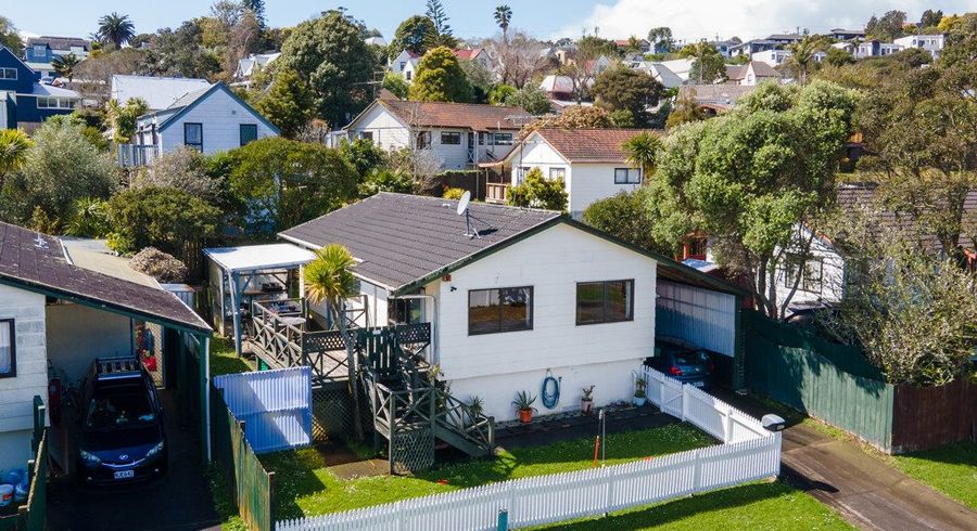  at 2/40 Gatman Street, Birkdale, Auckland