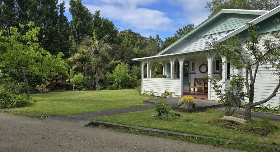  at 102 Putiki Drive, Putiki, Whanganui