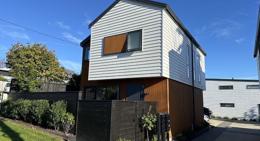  at 2/48 Salisbury Road, Birkdale, Auckland