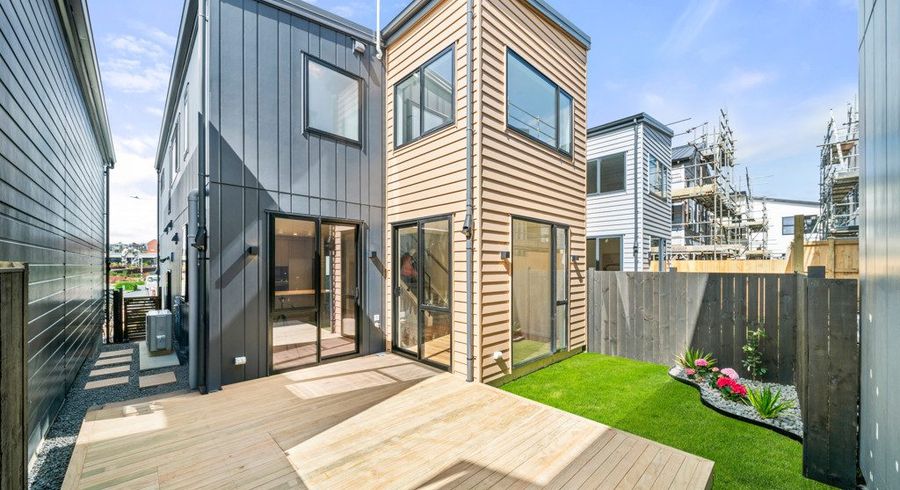  at 102A Te Oneroa Way, Long Bay, North Shore City, Auckland