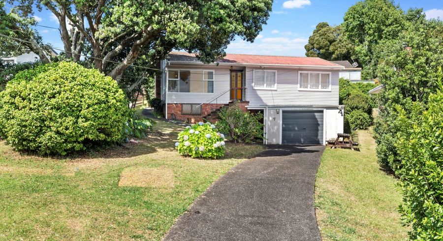  at 19 Sunnyfield Crescent, Glenfield, Auckland