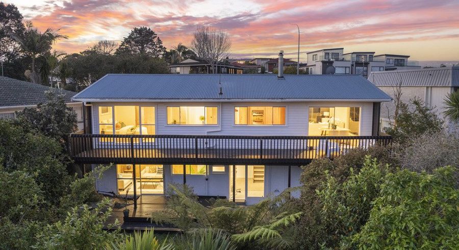  at 16 Glamorgan Drive, Torbay, North Shore City, Auckland