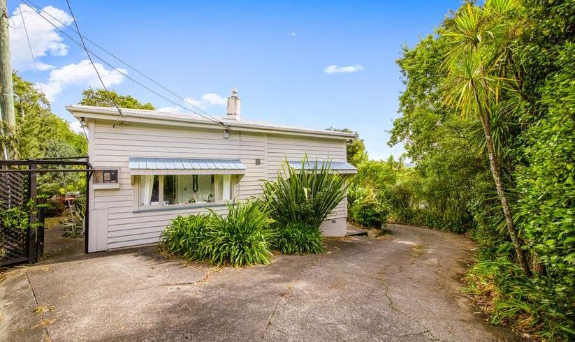  at 17 Awaroa Road, Sunnyvale, Auckland