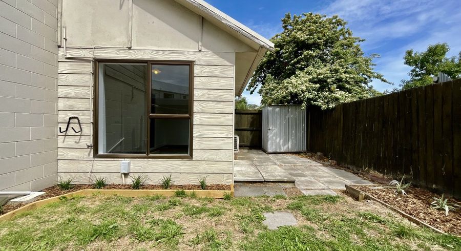  at 2/11  Burns Street , Sydenham, Christchurch City, Canterbury