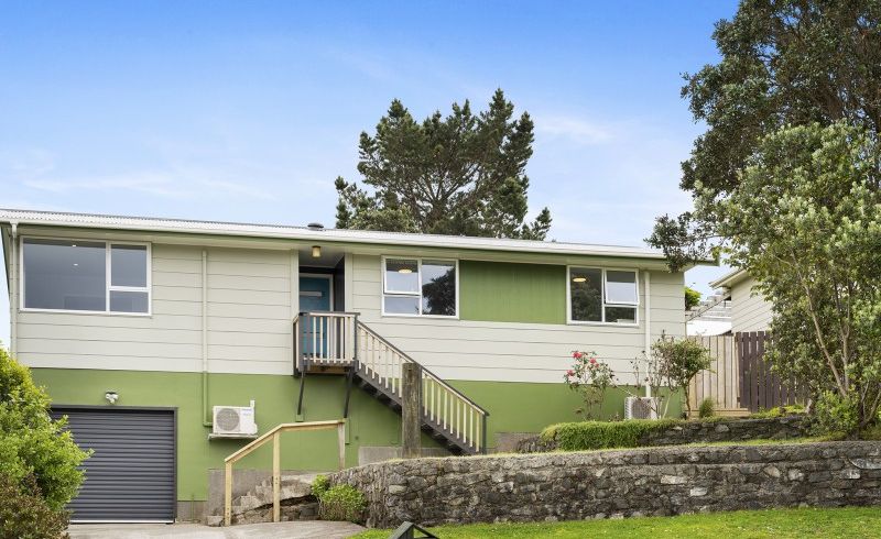  at 6 Gaff Place, Whitby, Porirua