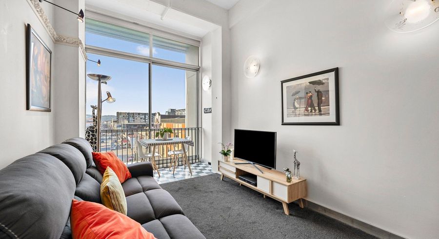  at 2F/51 Webb Street, Mount Cook, Wellington